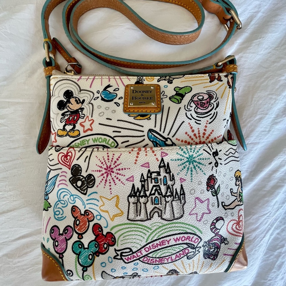 Disney Dooney & Bourke Sketch Crossbody *Castle*